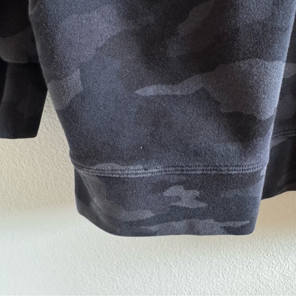 Lululemon Athletica Perfectly Oversized 365 Camo Deep Coal Sweatshirt size 10 - Picture 7 of 10